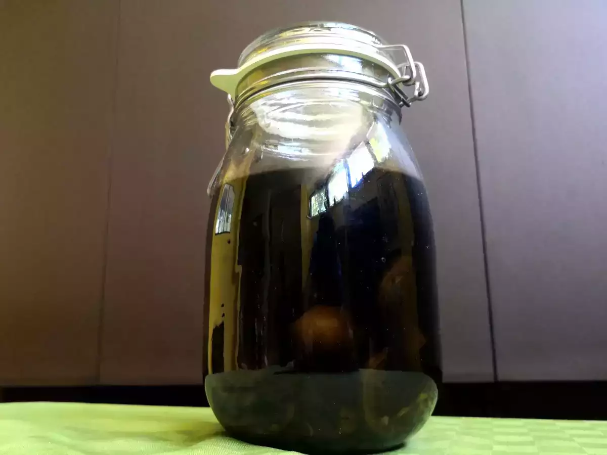 Nocino, evde yapmak için tarif ve malzemeler - fotoğraf 5