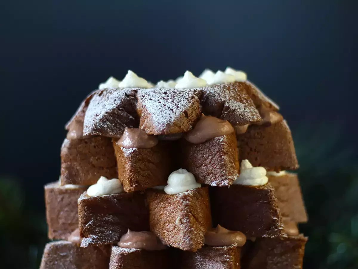 Noel ağacı şeklinde Nutella kreması ve vanilyalı krema ile doldurulmuş Pandoro böreği - fotoğraf 7