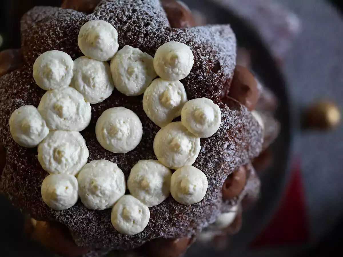 Noel ağacı şeklinde Nutella kreması ve vanilyalı krema ile doldurulmuş Pandoro böreği - fotoğraf 8