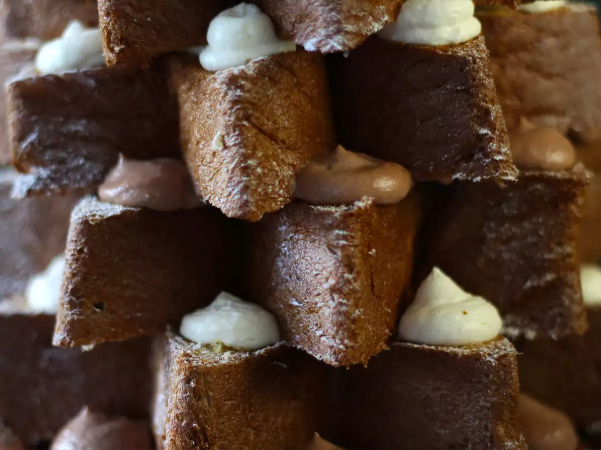 Noel Ağacı Şeklinde Nutella ve Vanilya Kremalı Pandoro - fotoğraf 2