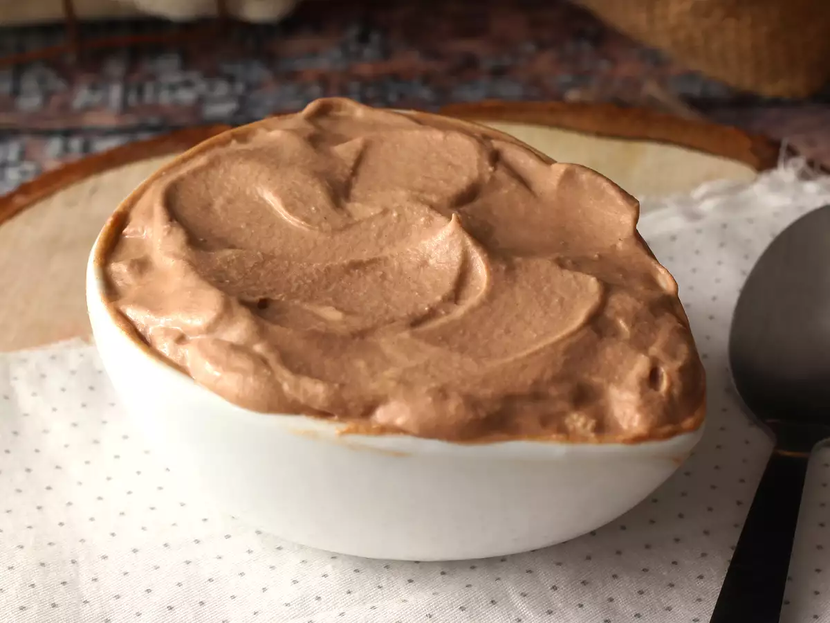 Nutella kreması, pastalarınızın ve katlı pastalarınızın üzerine sürmek için mükemmeldir - fotoğraf 2