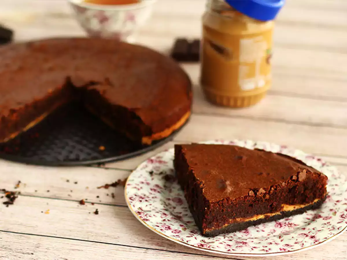Oreo Bisküvili ve Fıstık Ezmeli Brownie Tarifi - fotoğraf 2