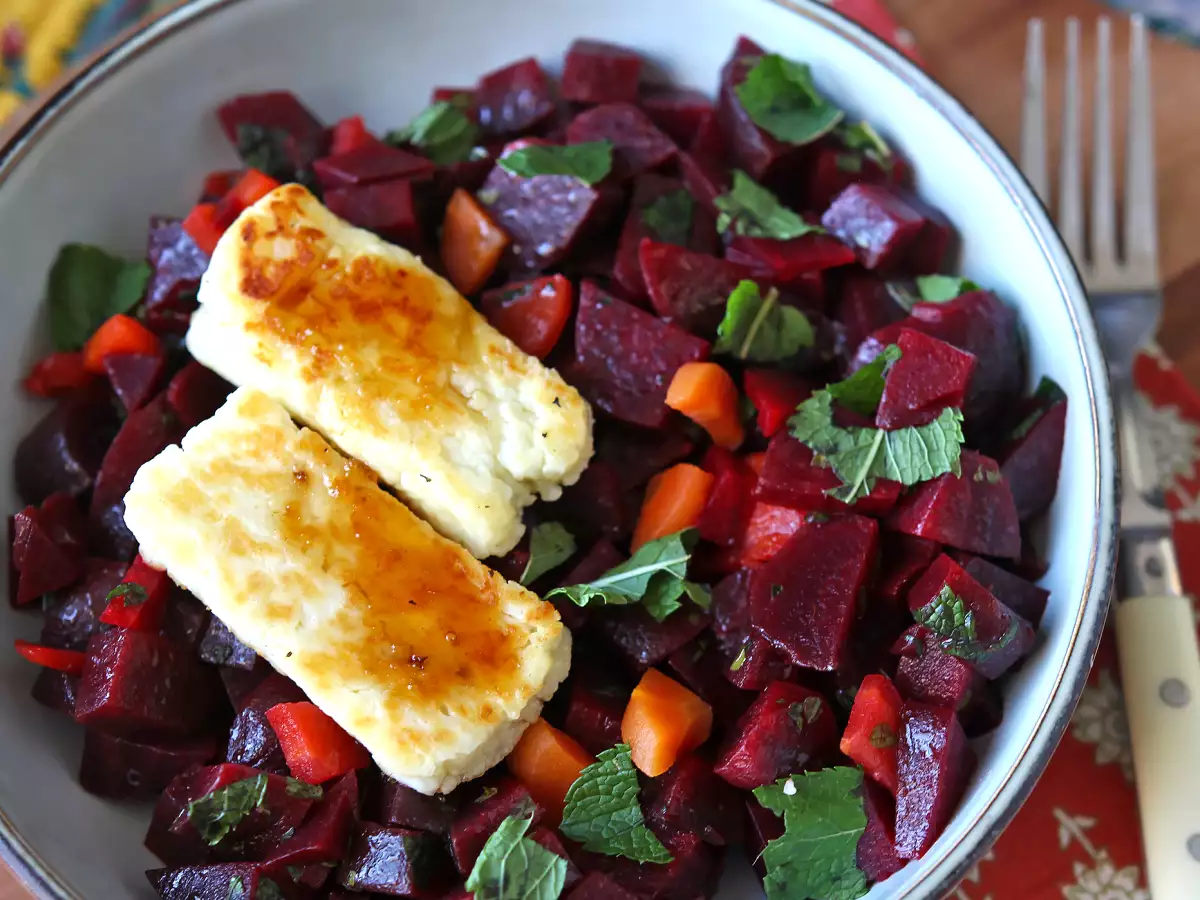 Pancar salatası ve ızgara halloumi - fotoğraf 5