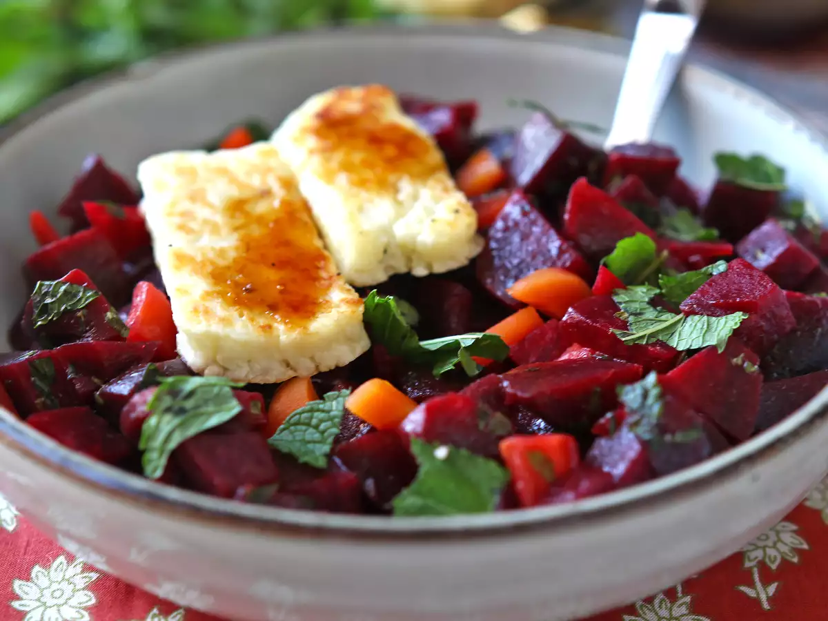 Pancar salatası ve ızgara halloumi - fotoğraf 6