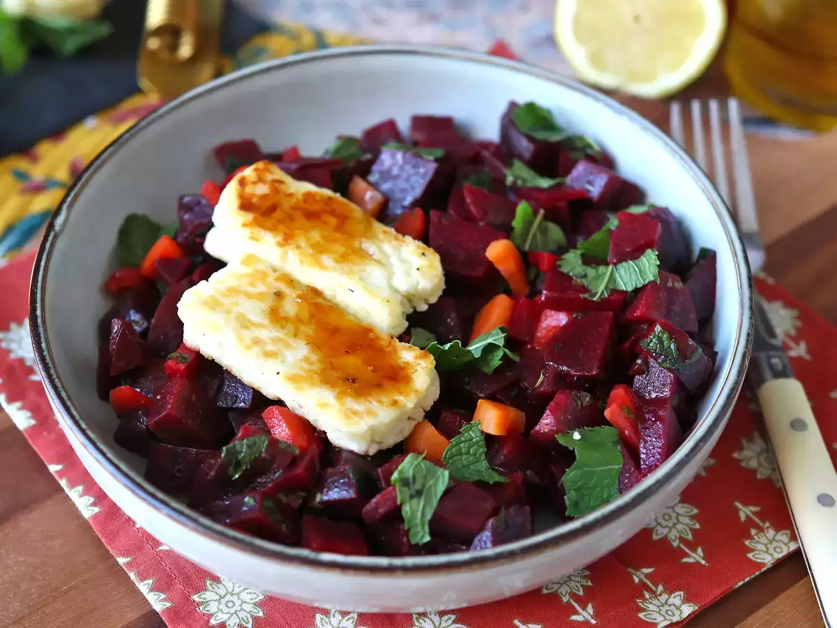 Pancar salatası ve ızgara halloumi - fotoğraf 7