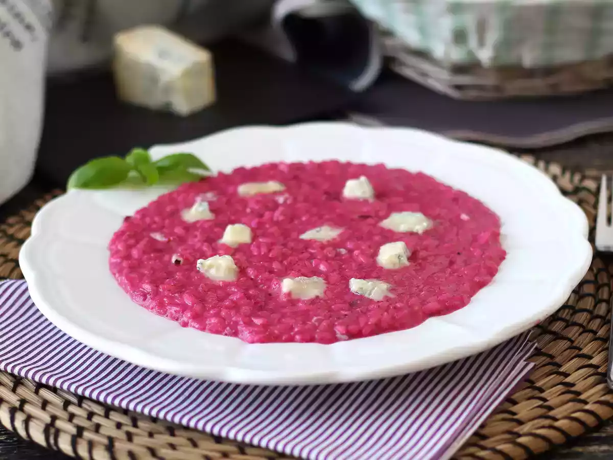Pancar ve gorgonzola risotto: renk ve yoğun lezzet patlaması