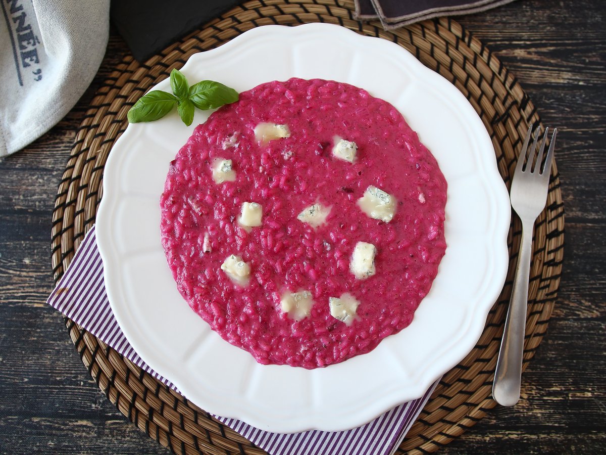 Pancar ve gorgonzola risotto: renk ve yoğun lezzet patlaması - fotoğraf 3