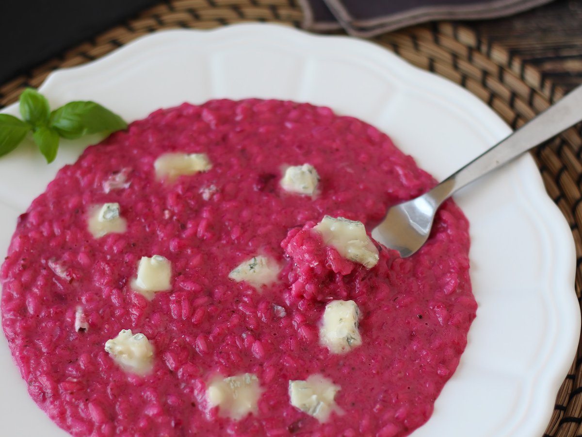 Pancar ve gorgonzola risotto: renk ve yoğun lezzet patlaması - fotoğraf 4