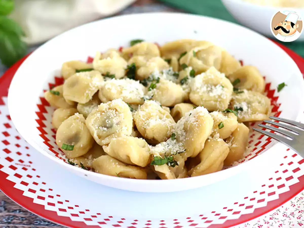 Parmesan, jambon ve fesleğenli tortellini - fotoğraf 3