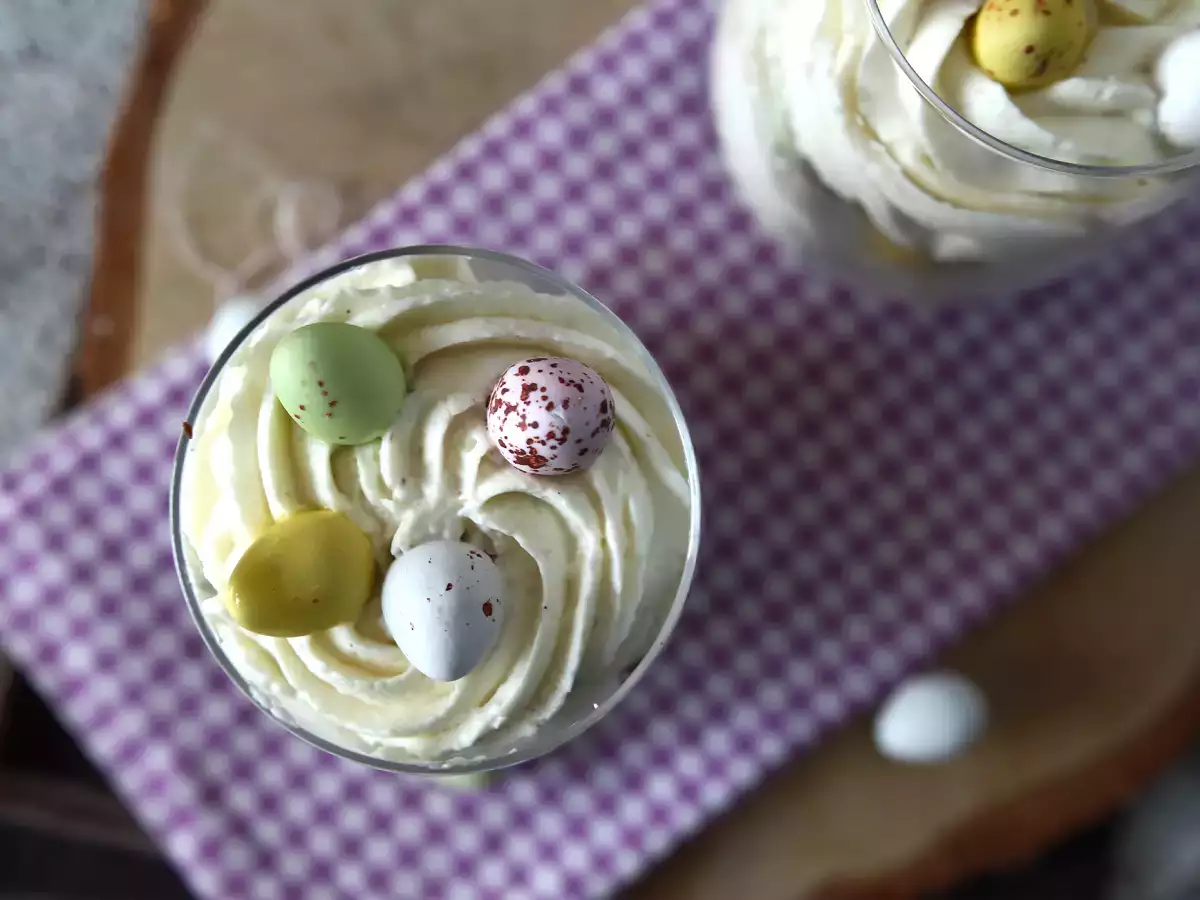 Paskalya brownisi ve krem şantili verrines - fotoğraf 3