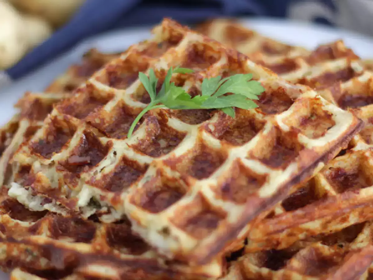 Pastırma, comté ve patatesli waffle