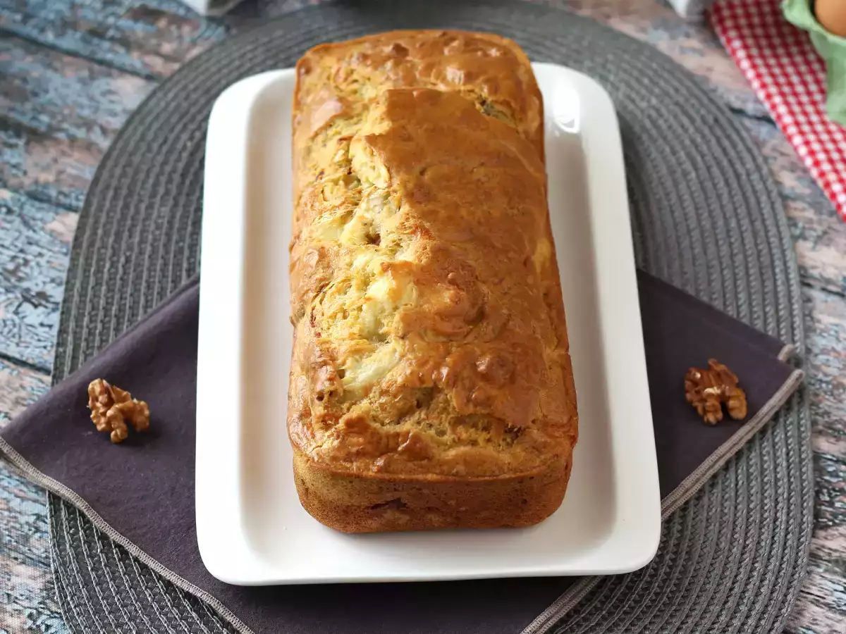 Pastırma, keçi peyniri ve cevizli kek - fotoğraf 2