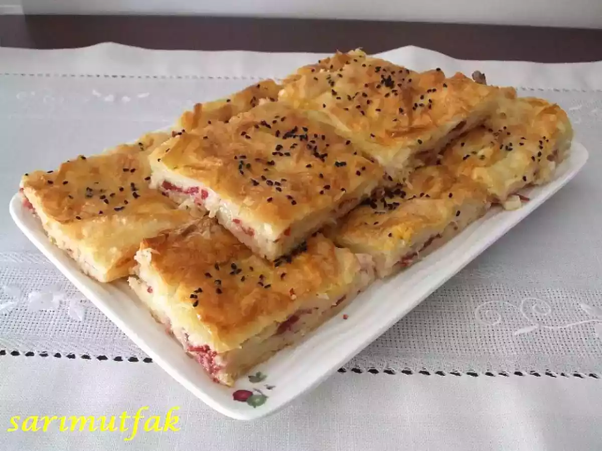 PASTIRMALI SIDAR BÖREĞİ(SODALI PASTIRMALI BÖREK)