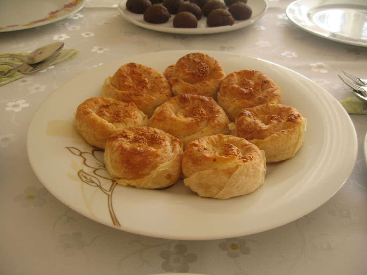 PATATESLİ GÜL BÖREK