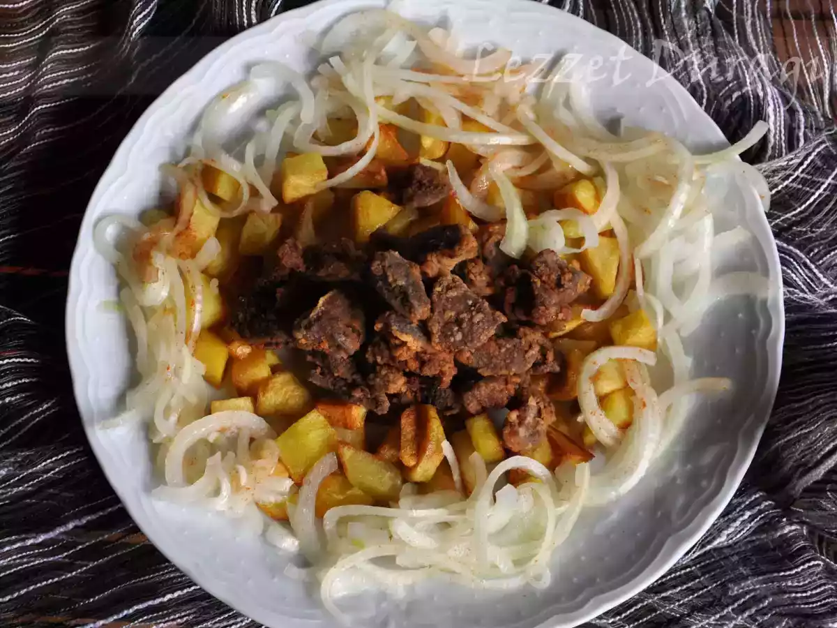 Patatesli & Soğan Garnitürlü Ciğer