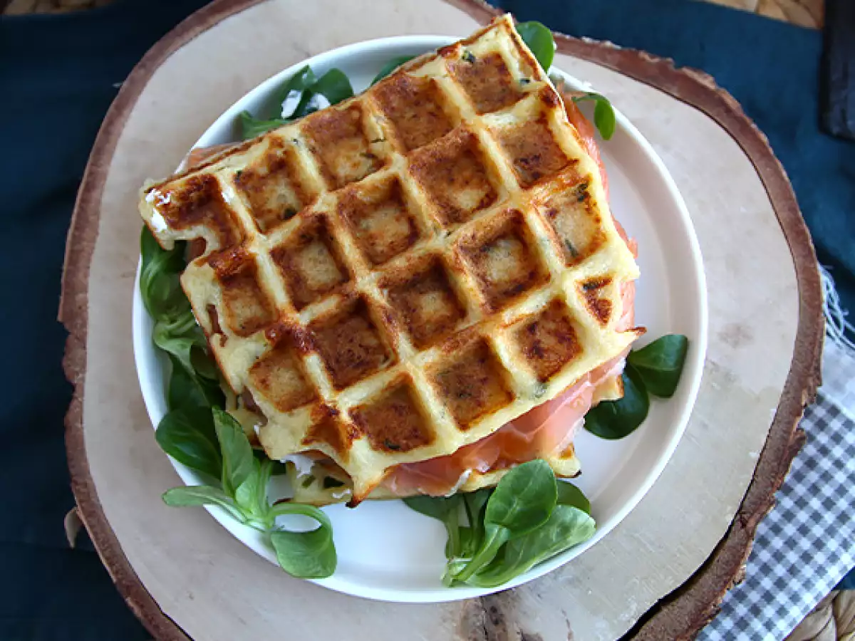 Patatesli Waffle – Füme Somonlu ve Taze Peynirli Waffle Sandviç - fotoğraf 5