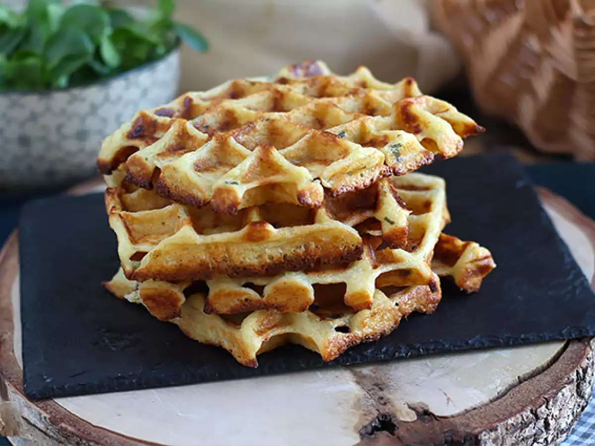 Patatesli waffle - Somon füme ve fromage frais ile waffle sandviç - fotoğraf 6