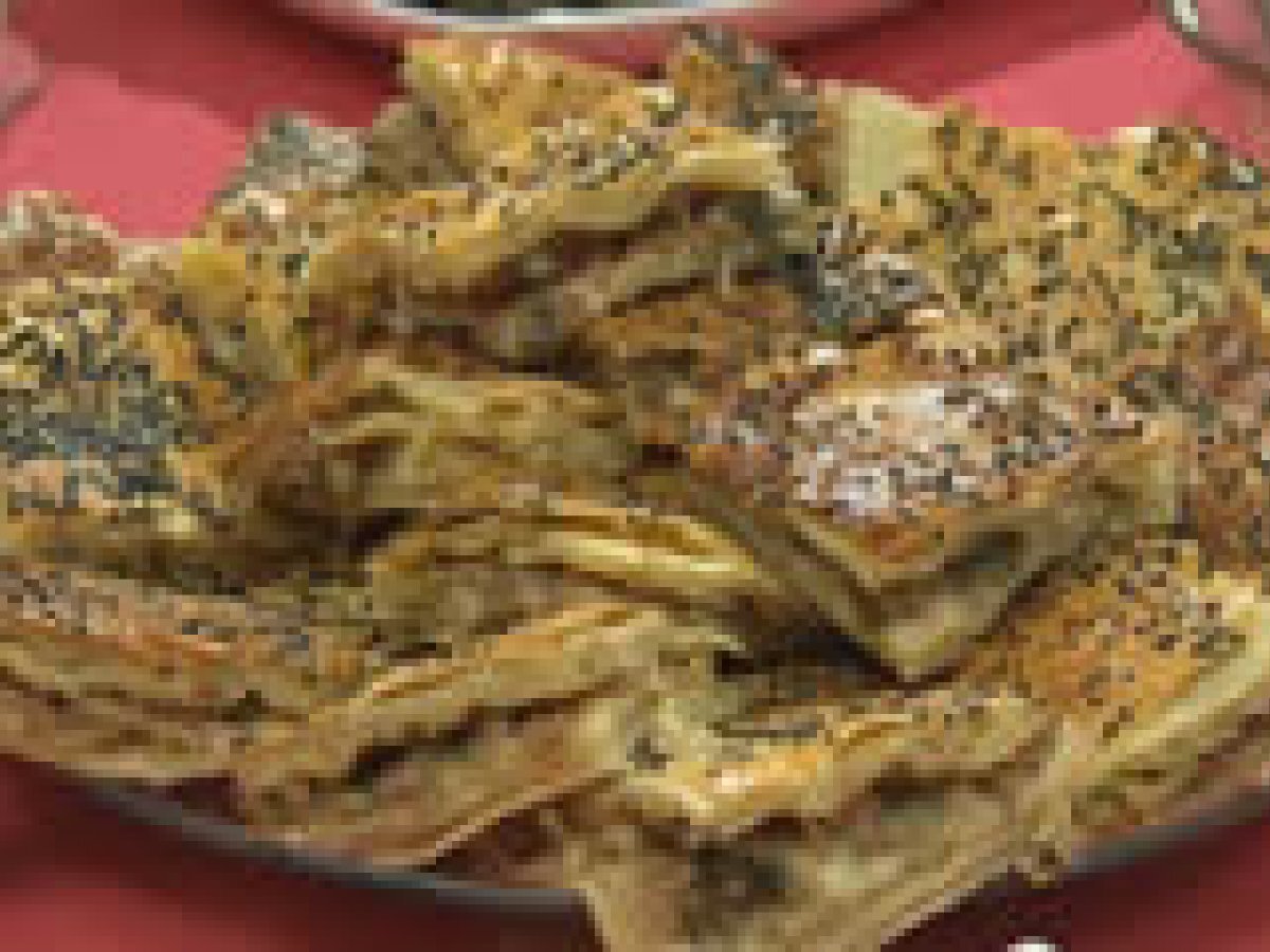 Patlıcanlı kıymalı açma börek tarifi