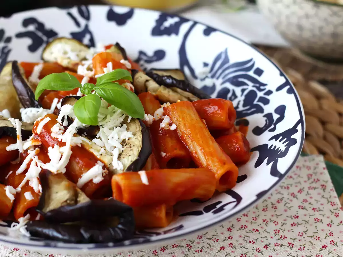 Patlıcanlı Sicilya Makarnası, kolay ve hafif versiyonu - Pasta alla Norma - fotoğraf 2
