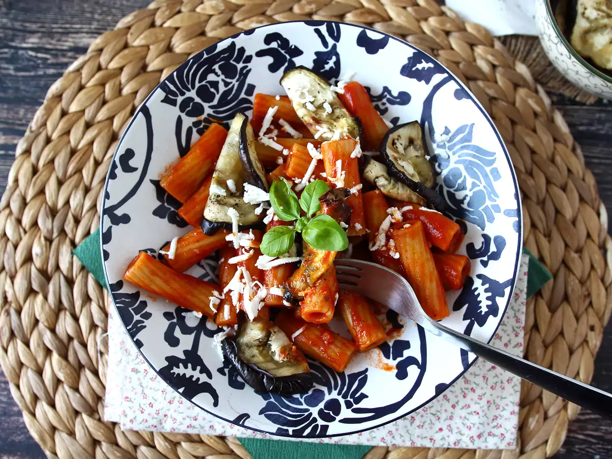 Patlıcanlı Sicilya Makarnası, kolay ve hafif versiyonu - Pasta alla Norma - fotoğraf 3