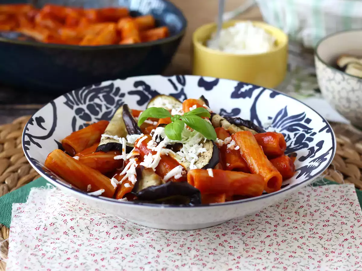 Patlıcanlı Sicilya Makarnası, kolay ve hafif versiyonu - Pasta alla Norma - fotoğraf 6