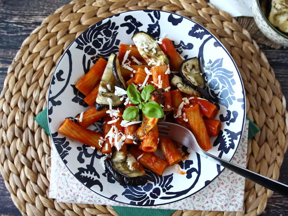 Patlıcanlı Sicilya Usulü Makarna: Kolay ve Hafif Pasta alla Norma - fotoğraf 3