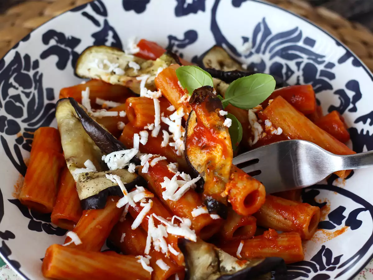 Patlıcanlı Sicilya Usulü Makarna: Kolay ve Hafif Pasta alla Norma - fotoğraf 4