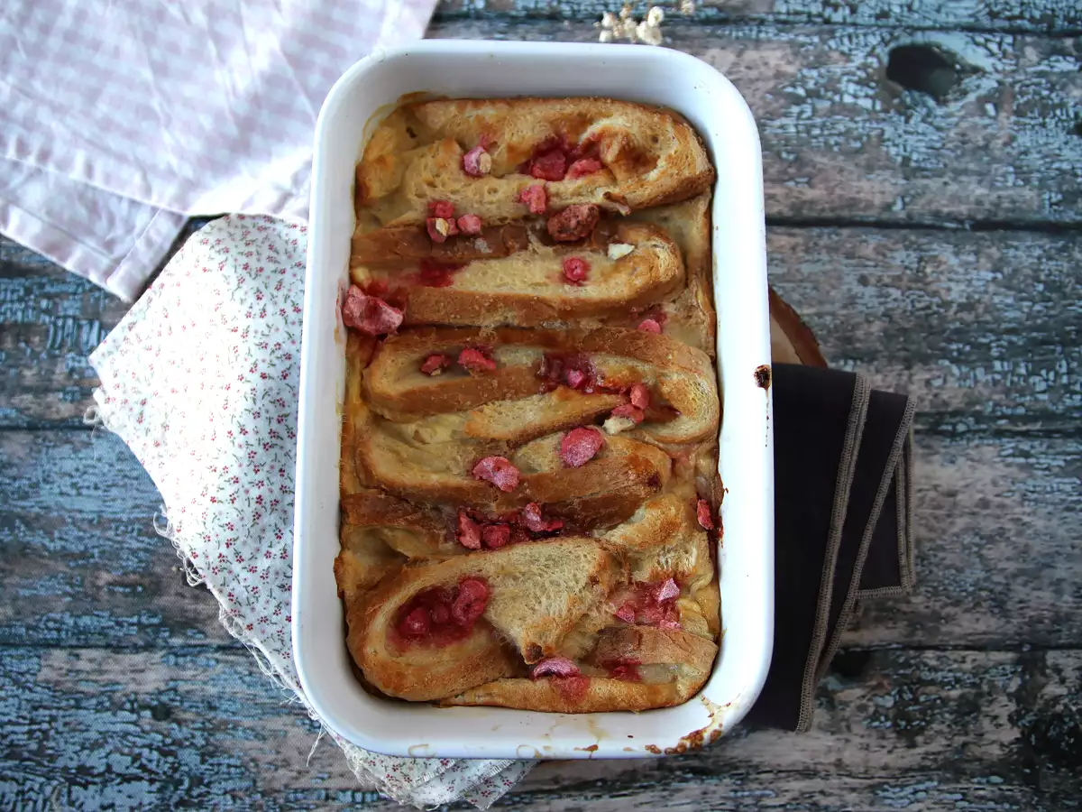 Pembe pralinli fırında yumurtalı ekmek: nefis bir tarif - fotoğraf 2