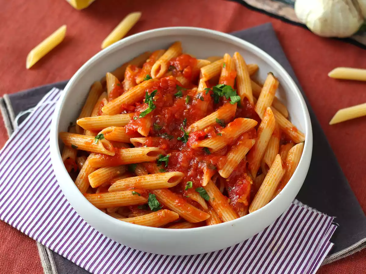 Penne all'arrabbiata: kalpleri ısıtan bir İtalyan klasiği! - fotoğraf 2