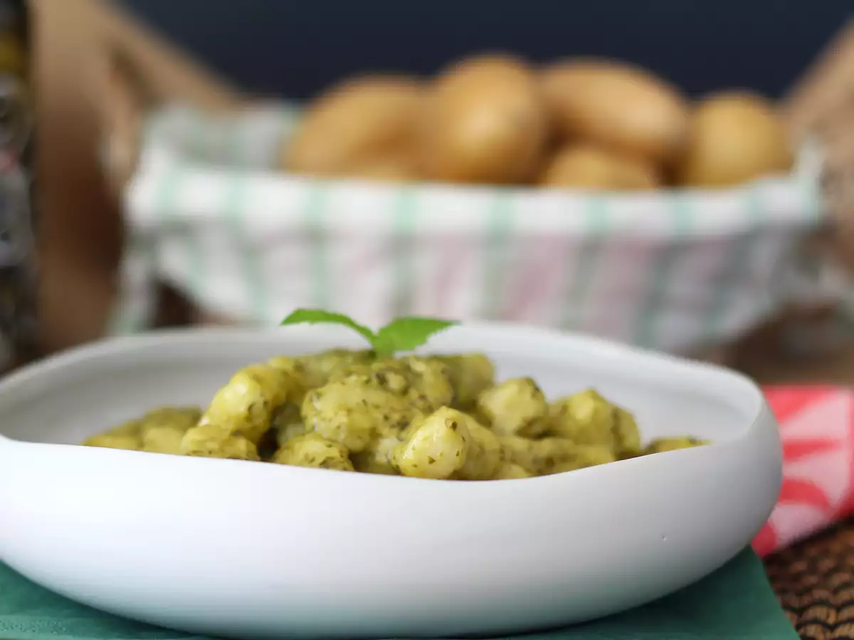 Pesto Soslu Ev Yapımı Patates Gnocchi - fotoğraf 2