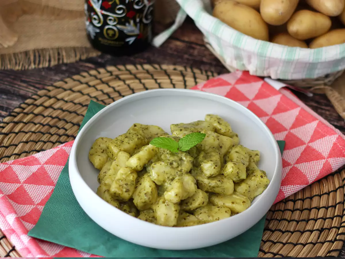 Pesto Soslu Ev Yapımı Patates Gnocchi - fotoğraf 3
