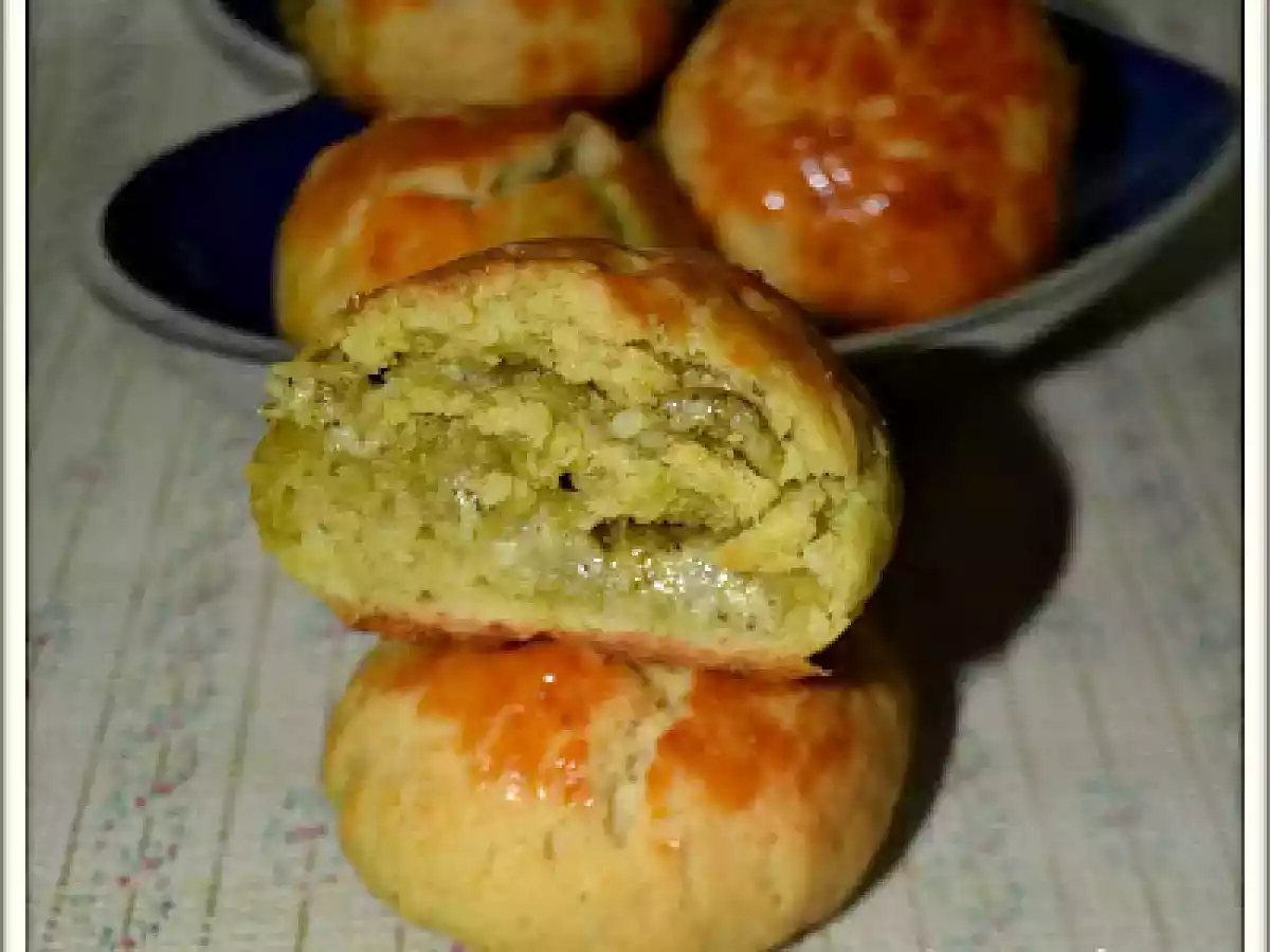 PESTO SOSLU PEYNİRLİ POĞAÇA - fotoğraf 2