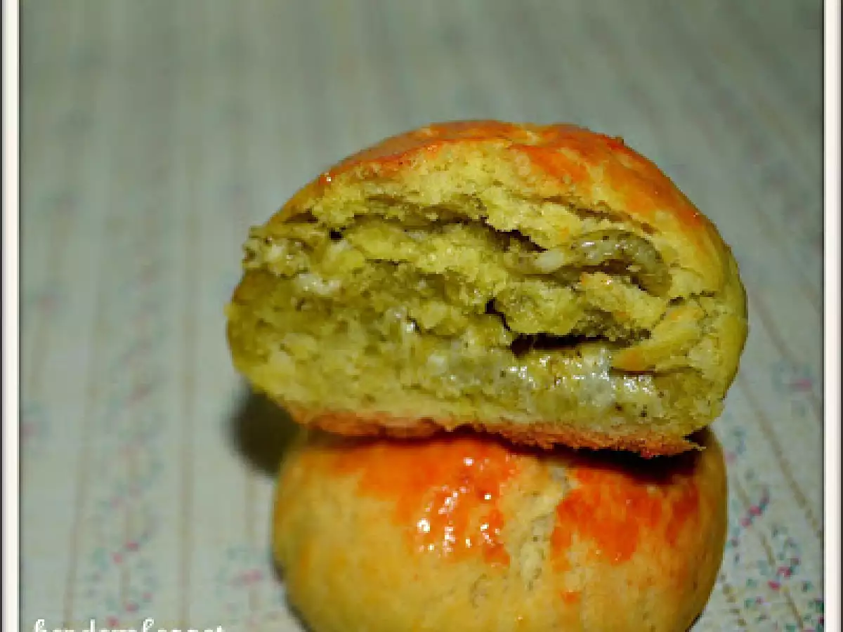 Pesto Soslu Peynirli Poğaça - fotoğraf 3