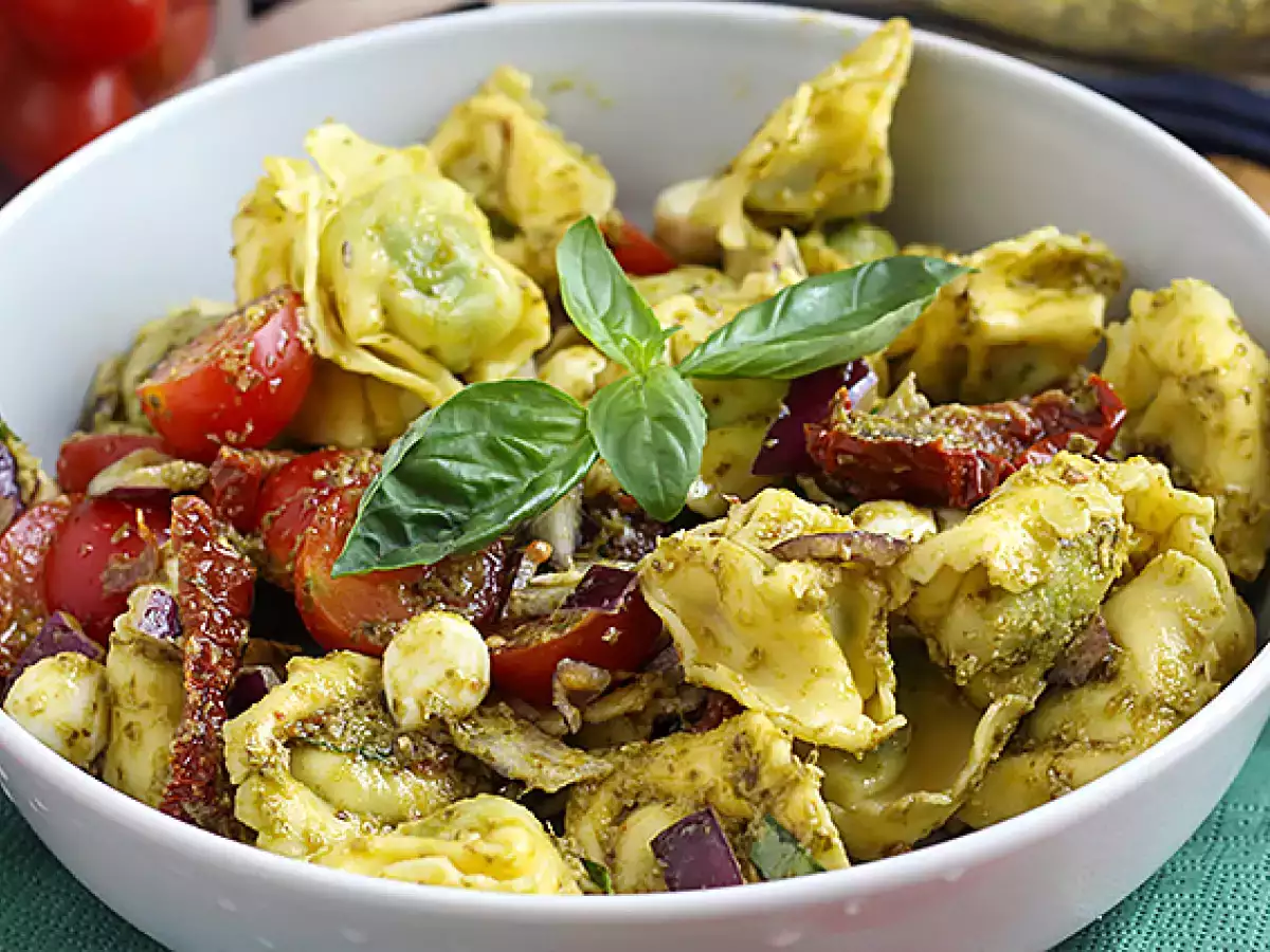Pestolu tortellini salatası - fotoğraf 5