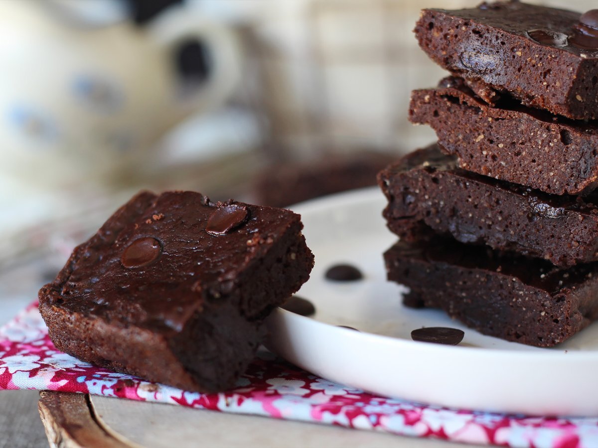 Peynir altı suyu içeren proteinli brownie, doğal glütensiz - fotoğraf 2