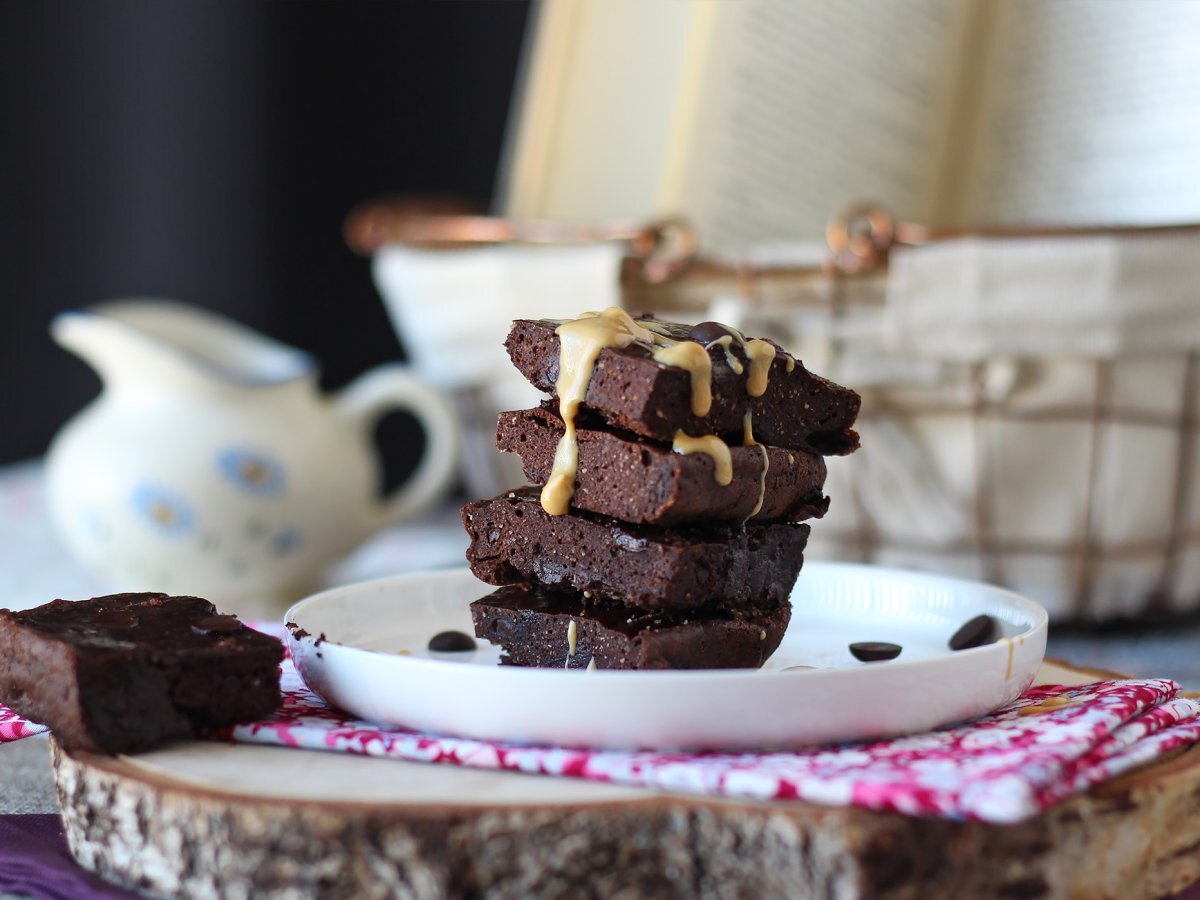 Peynir altı suyu içeren proteinli brownie, doğal glütensiz - fotoğraf 3