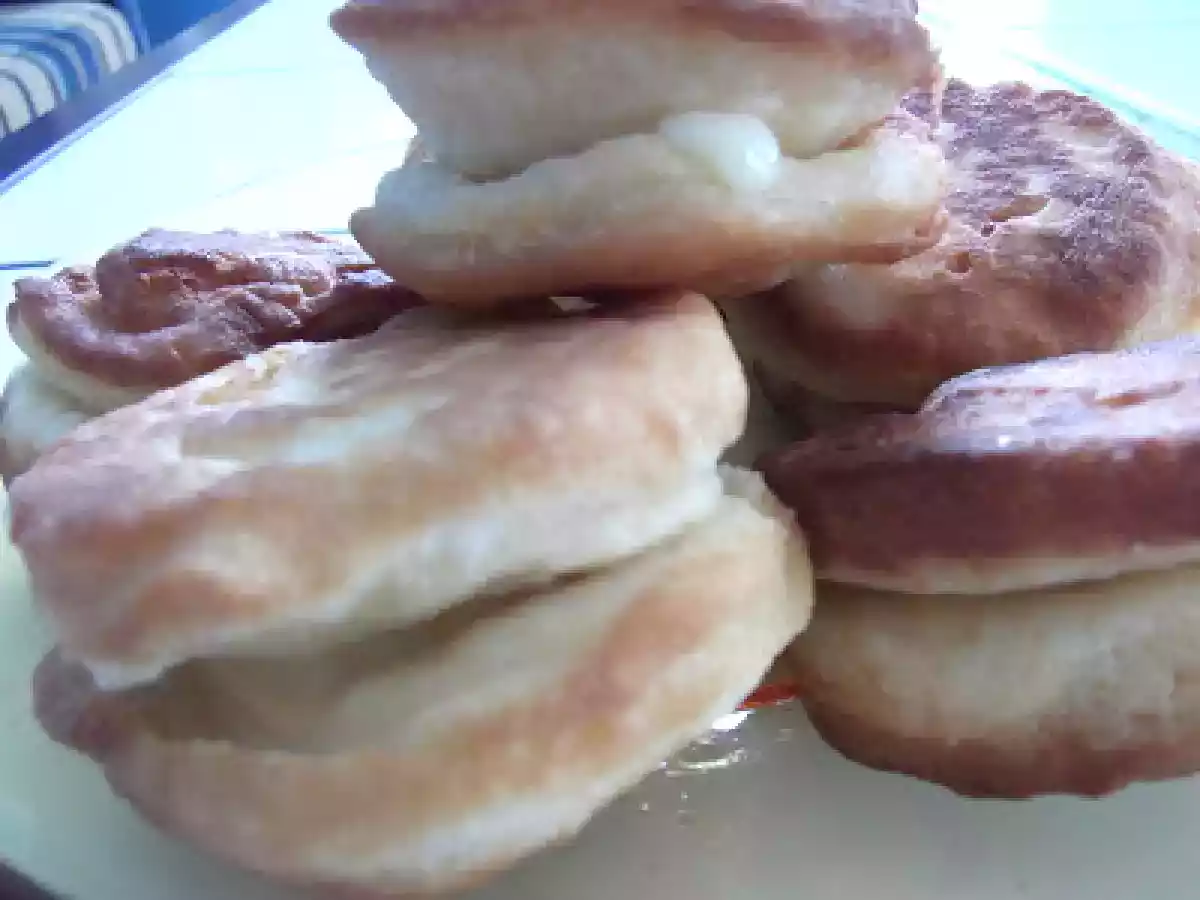 Peynirli karbonatlı hamur kızartması