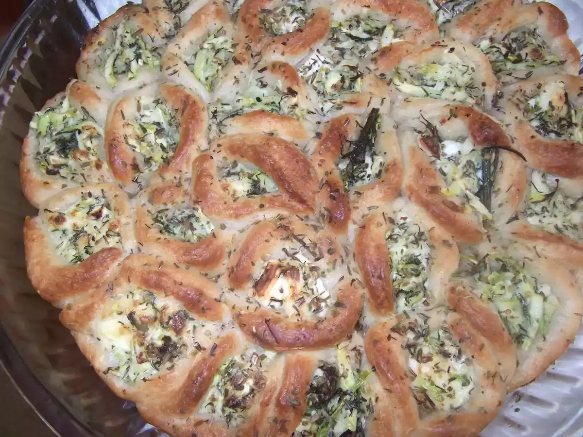 Peynirli kayık börek