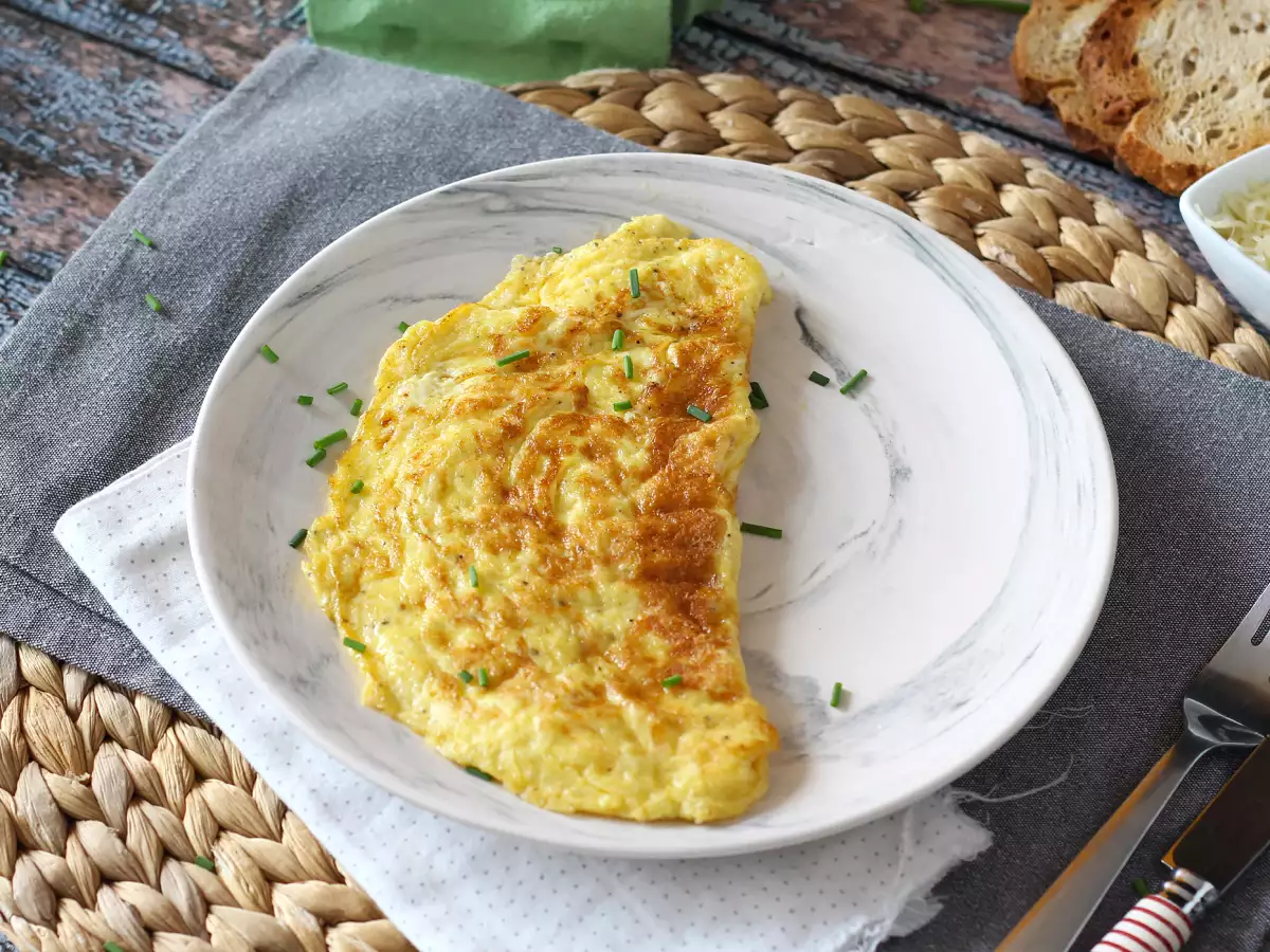 Peynirli Omlet: 5 Dakikada Hazır Pratik Tarif! - fotoğraf 2