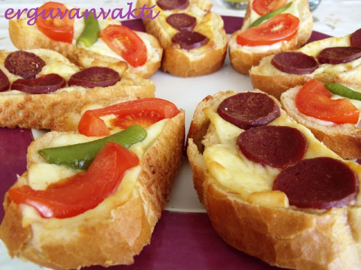 PİZZA EKMEK DİLİMLERİ