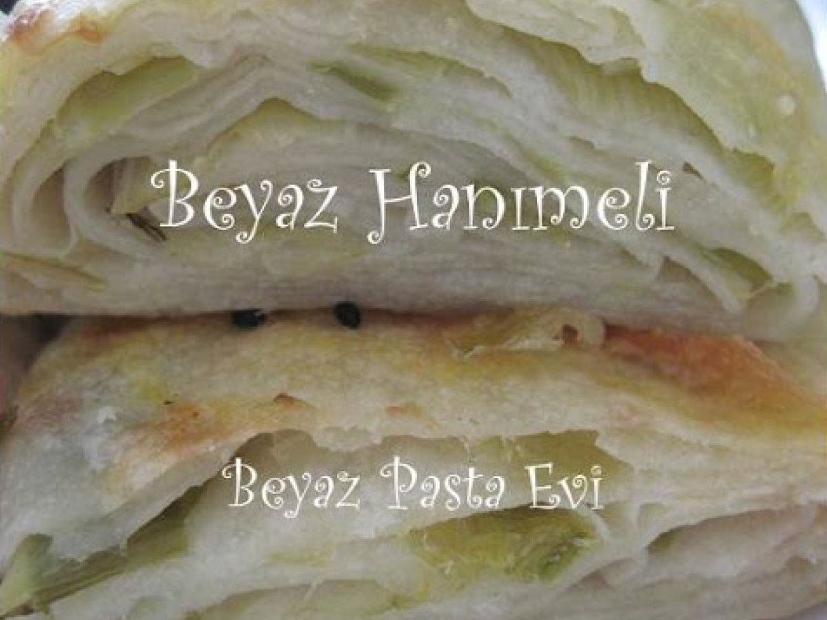 Pırasalı rulo börek