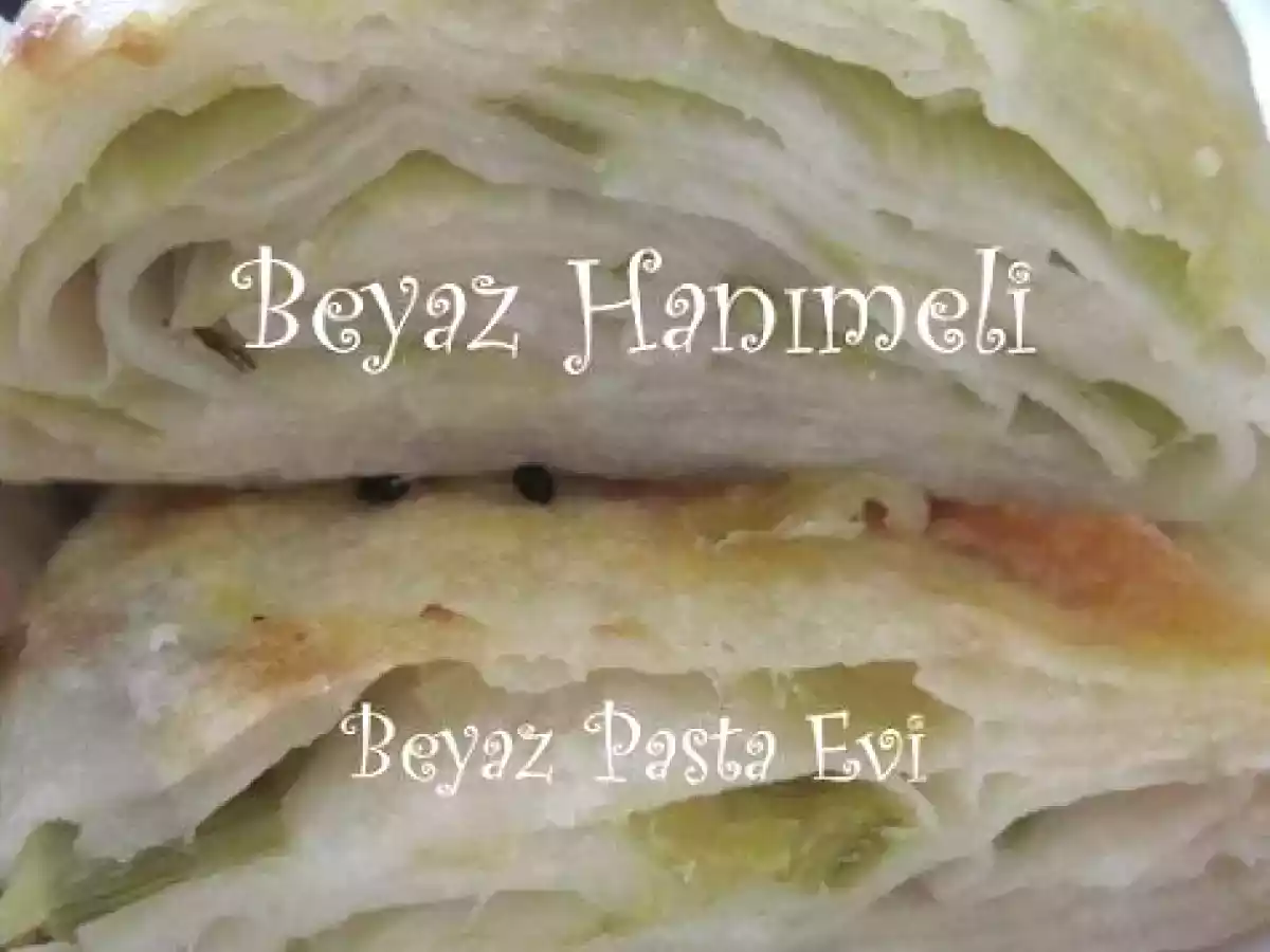 Pırasalı rulo börek
