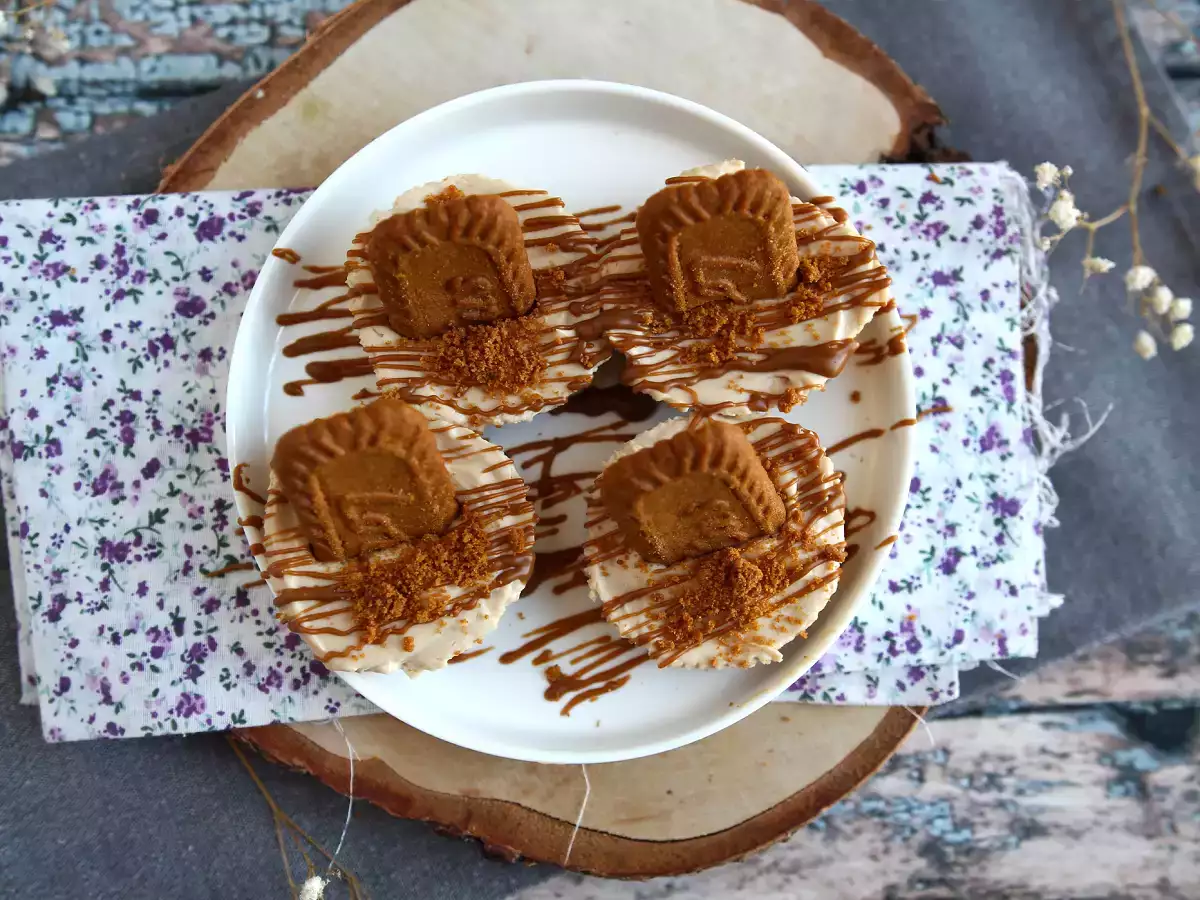 Pişmeyen Spekülo Bisküvili Cheesecake'ler - fotoğraf 3