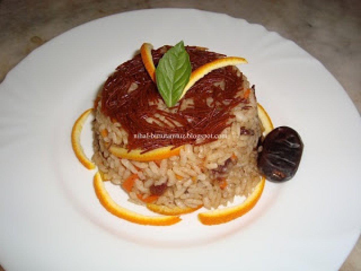 Portakallı, hurmalı pilav