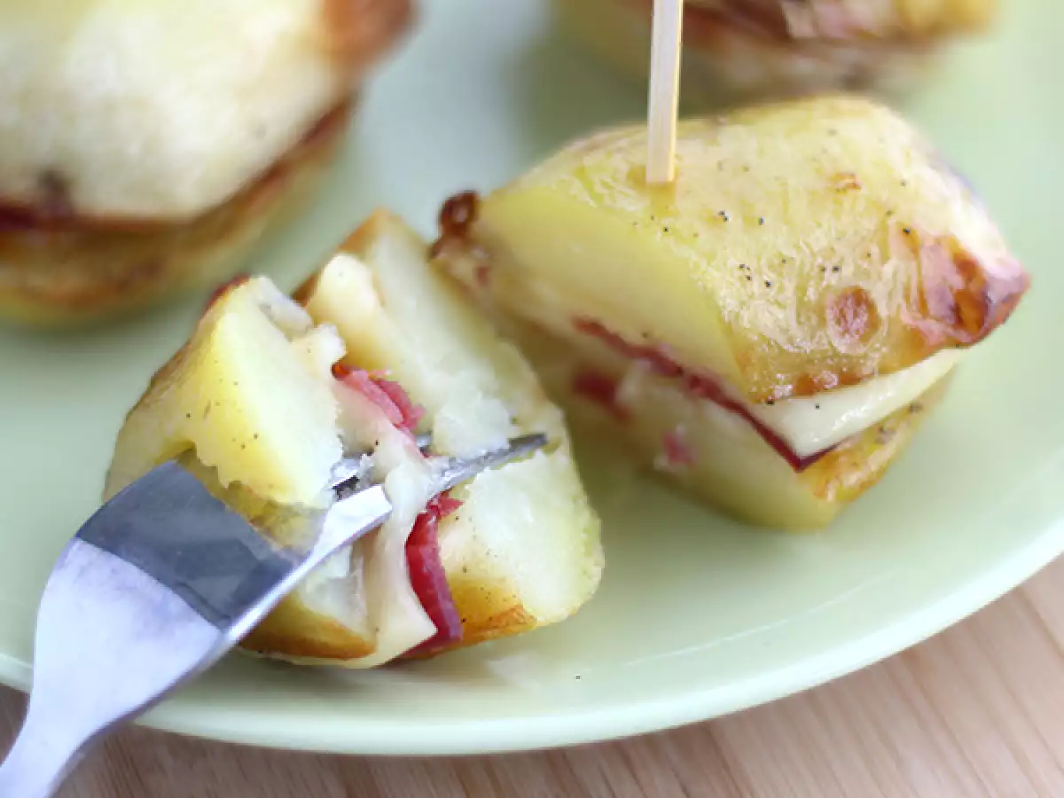 Raclette peynirli patates sandviçi - fotoğraf 3