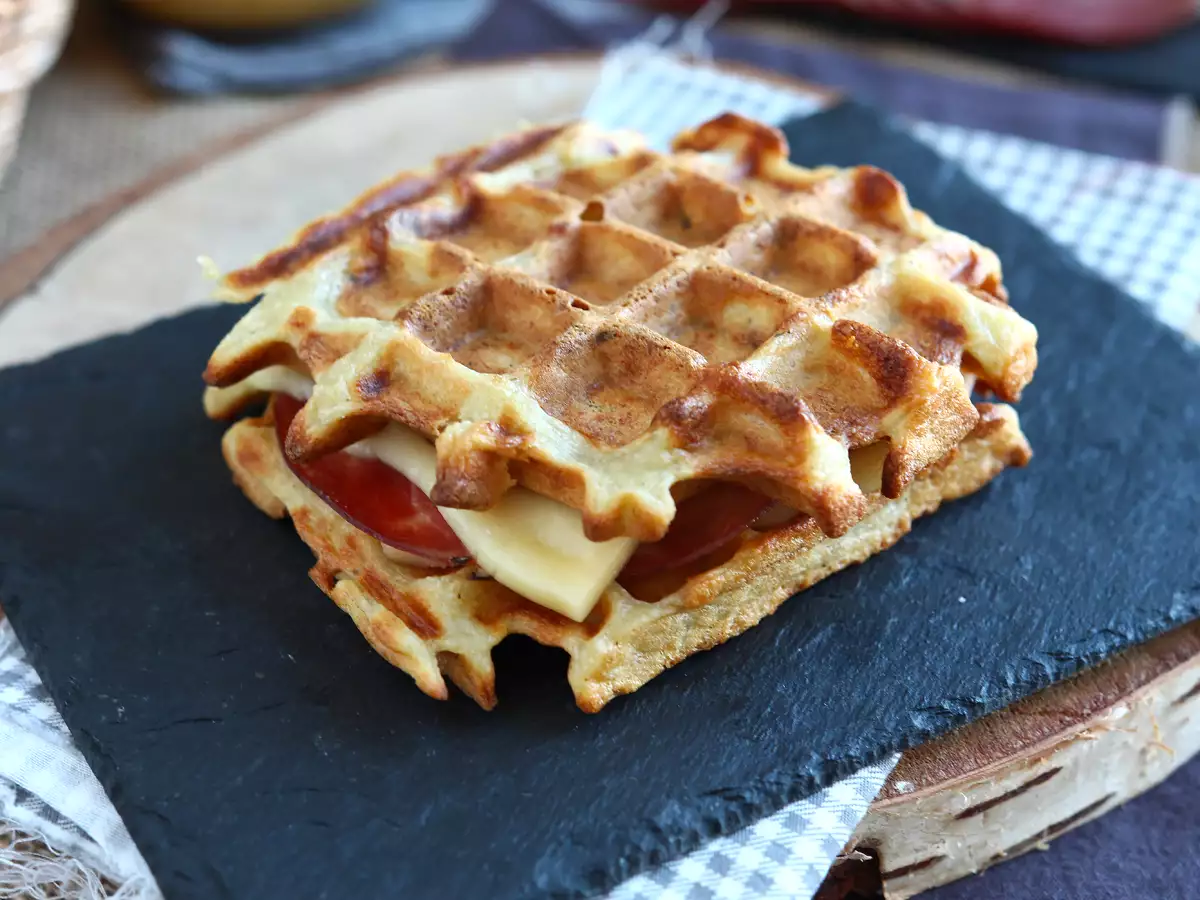 Raclette Peynirli Patates Waffle Sandviçi: En Rahatlatıcı Yemek - fotoğraf 3
