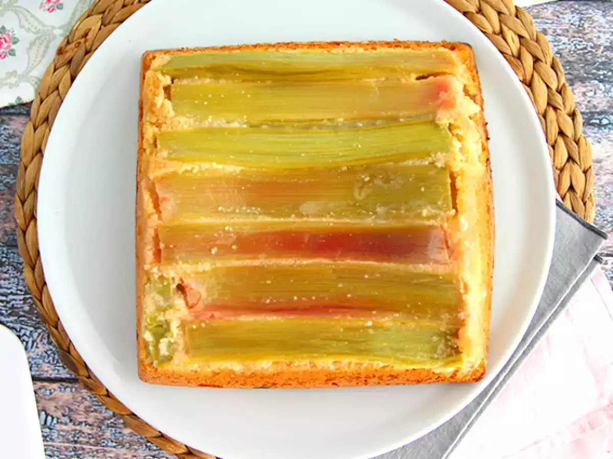 Raventli baş aşağı kek