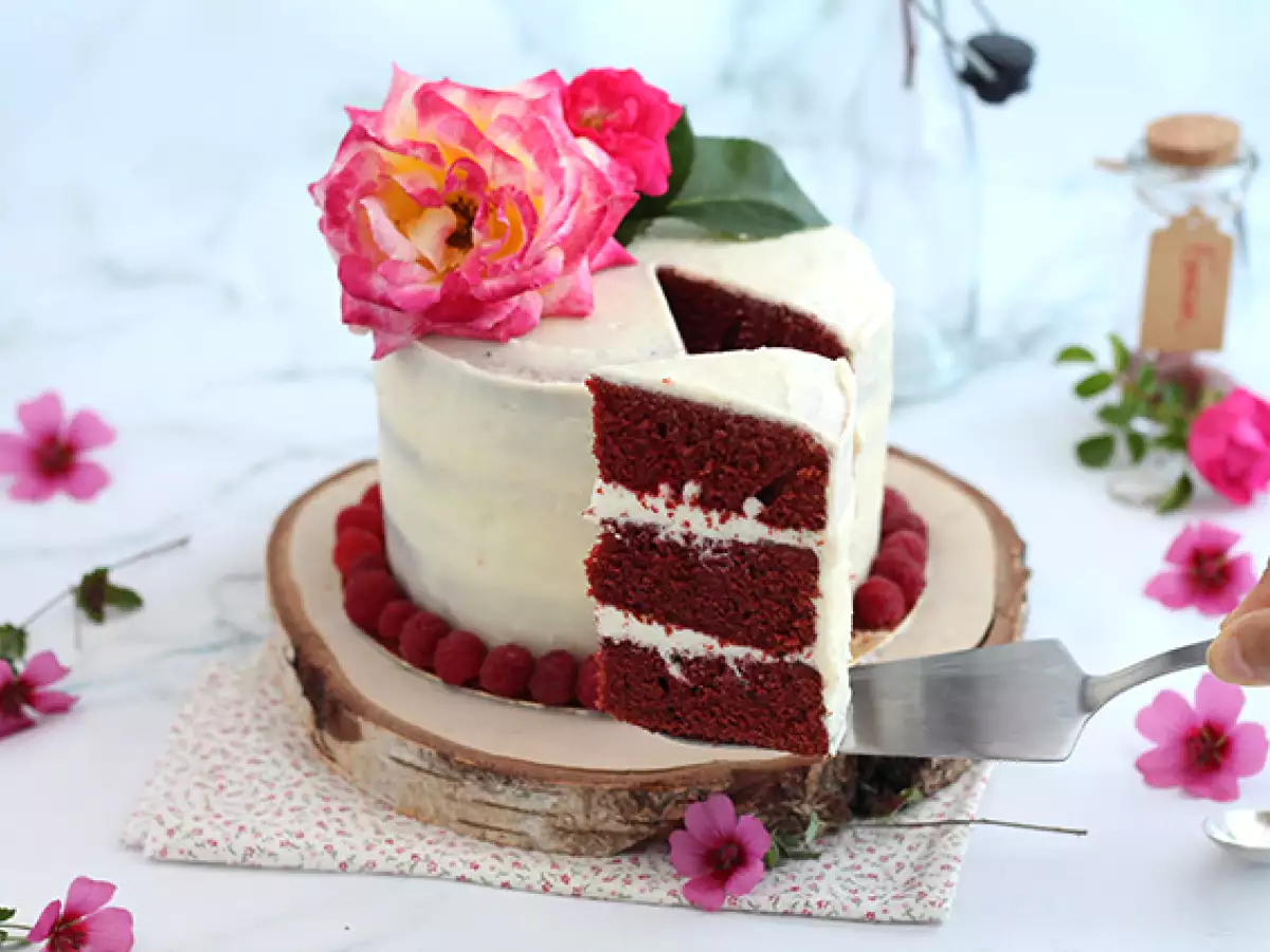 Red Velvet Cake (Kırmızı Kadife Pasta)