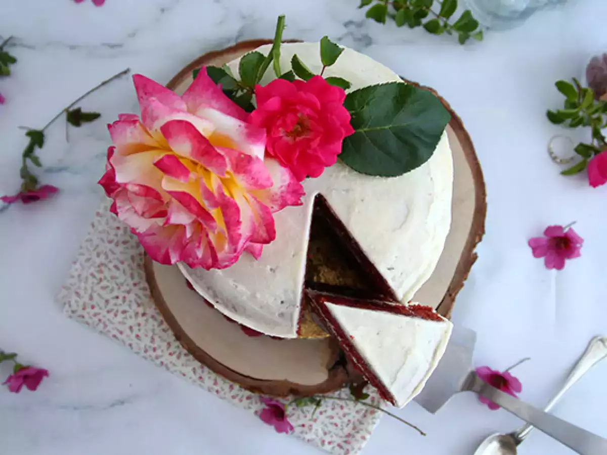 Red Velvet Cake (Kırmızı Kadife Pasta) - fotoğraf 3