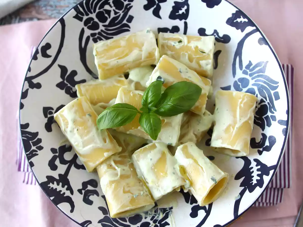 Ricotta kreması ve fesleğenli makarna - fotoğraf 4
